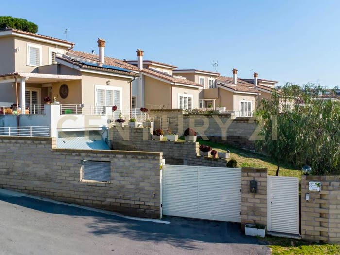 Casa con 6 locali in vendita in Via Arno, Tor San Lorenzo Nuova California, Ardea