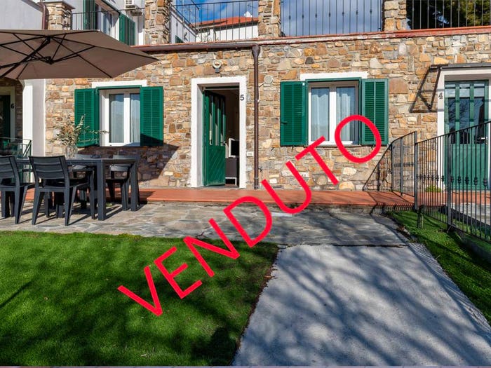 Appartamento trilocale in vendita in Via Diano Castello, Centro, Diano Castello