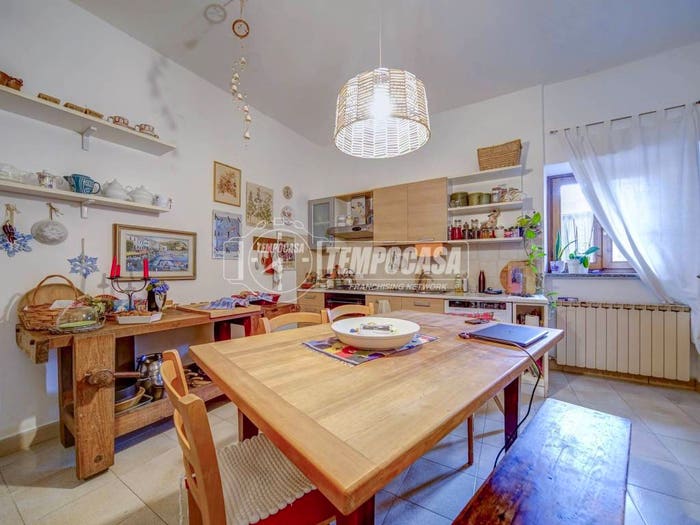Casa trilocale in vendita in Via Roma, Pombia