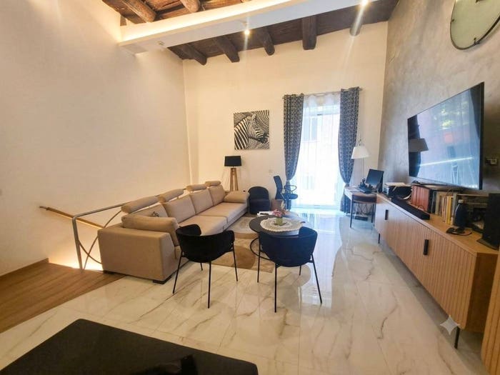 Appartamento quadrilocale in vendita in Salita Moiariello, San Carlo All'Arena, Napoli