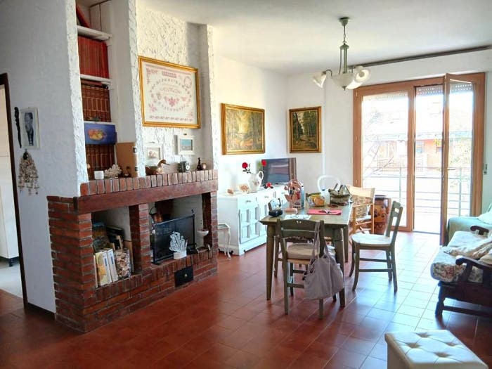 Appartamento trilocale in vendita in Via Guglielmo Marconi, Centro, Massa