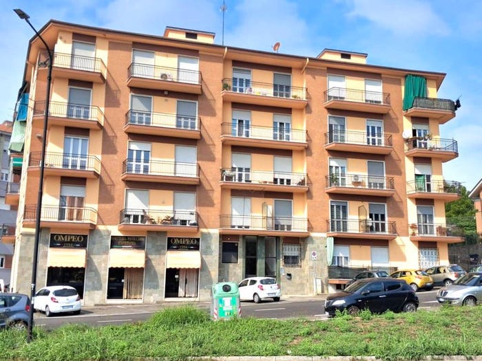 Appartamento trilocale in vendita in Via Leopoldo Fregoli, Ospedale, Asti