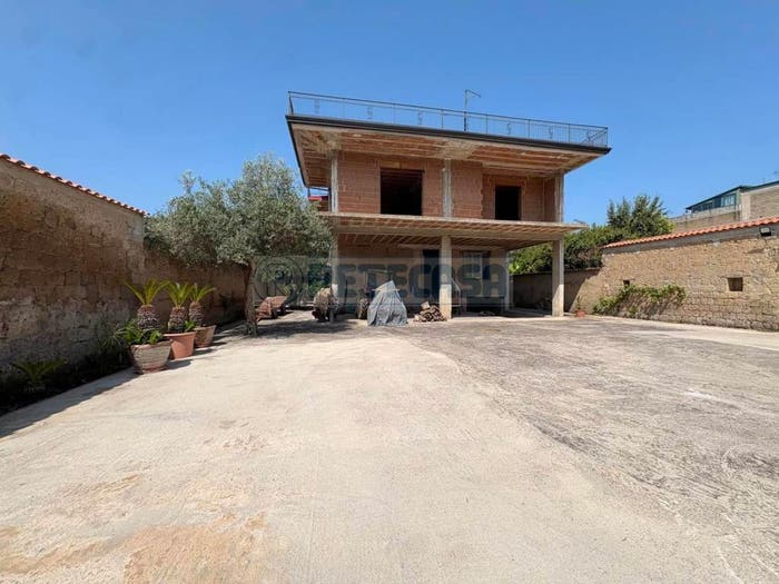 Casa con 6 locali in vendita in Via Santa Caterina, Marcianise