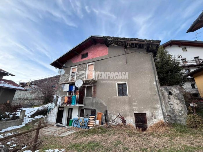 Casa con 6 locali in vendita in Frazione Mazod, Centro, Nus