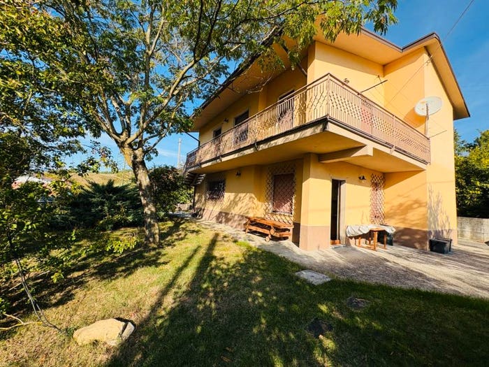 Casa con 6 locali in vendita in Località Donceto, Travo