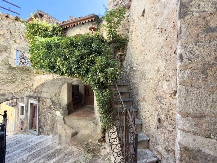Casa quadrilocale in vendita in Via Ospedale, Centro, Ofena