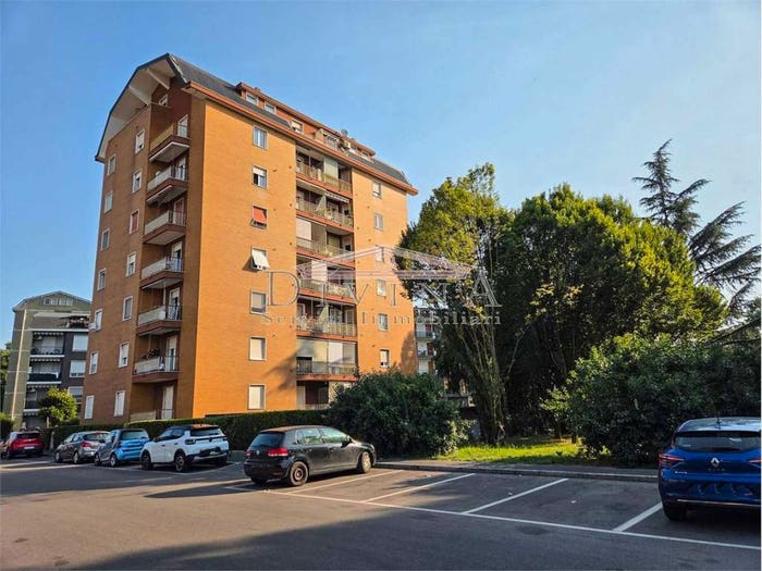 Appartamento trilocale in vendita in via pellico, Centro, Garbagnate Milanese