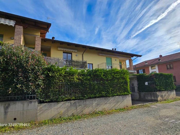 Appartamento trilocale in vendita in Via Nazario Sauro, Centro, Favria