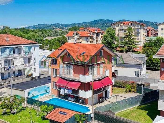 Casa con 6 locali in vendita in Via Fratelli Cervi, Nichelino
