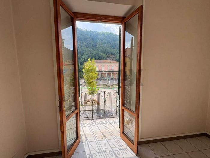 Appartamento quadrilocale in vendita in Centro, Bagni di Lucca
