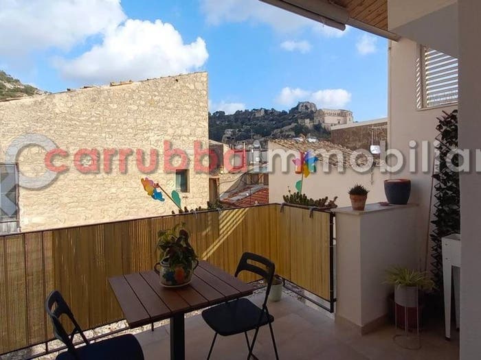 Appartamento quadrilocale in vendita in Vico Rodi, Centro, Scicli