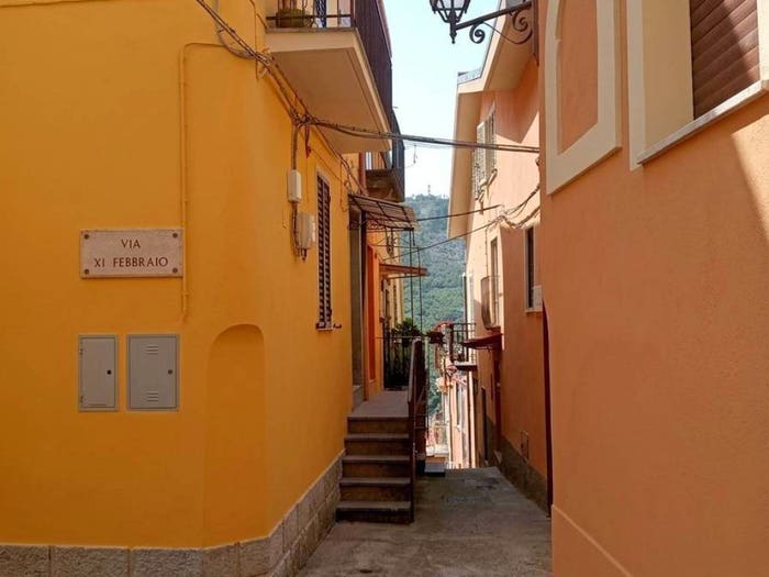 Casa quadrilocale in vendita in CORSO AMERICA, Centro, Gimigliano