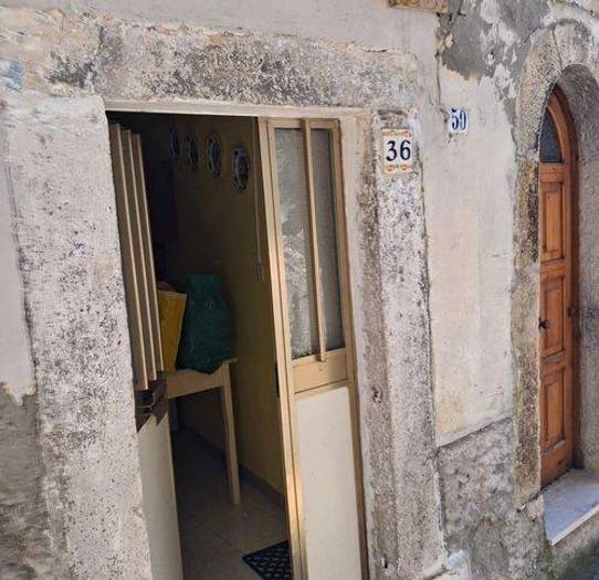 Casa trilocale in vendita in Vittorio Emanuele, Pizzone