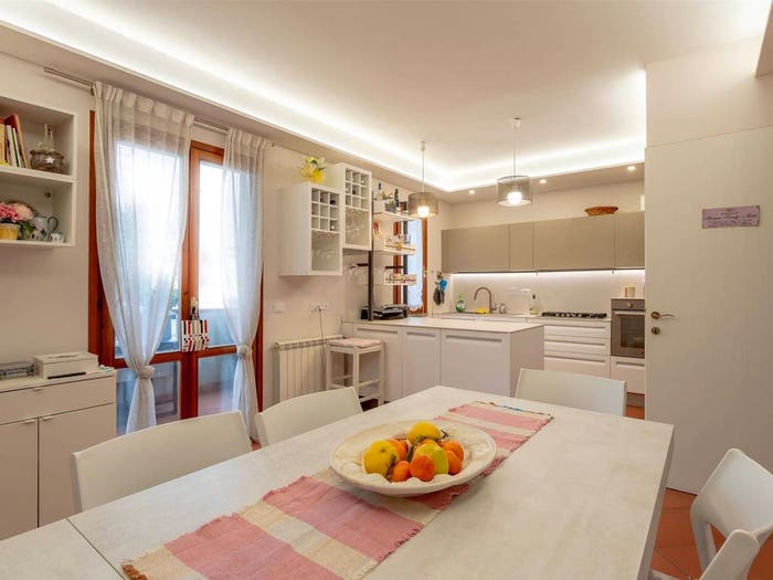 Casa con 6 locali in vendita in Via della Tinaia, Serravalle Tinaia, Empoli