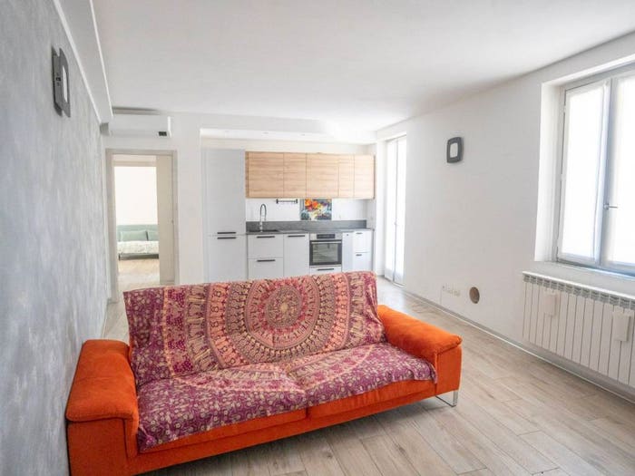 Appartamento trilocale in vendita in Via Filippo Corridoni, Centro, Gavirate