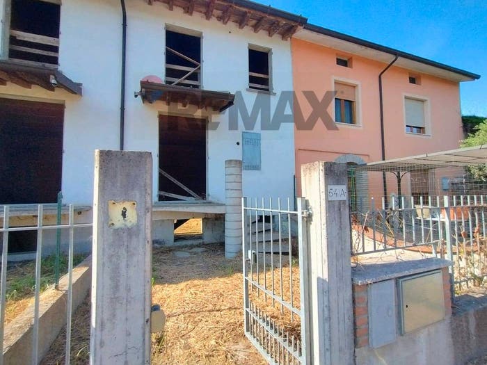 Casa trilocale in vendita in via martiri della libertà, Cadimarco, Fiesse