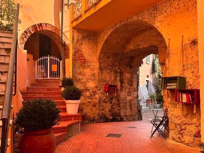 Appartamento trilocale in vendita in Via Circonvallazione, Centro, Ameglia