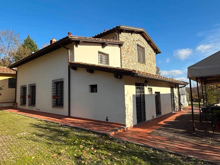 Casa con 6 locali in vendita in Barberino di Mugello