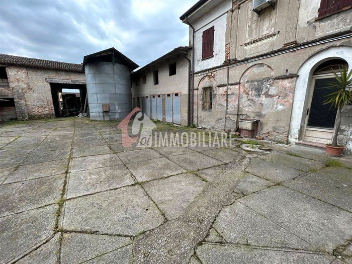 Casa con 6 locali in vendita in VIA DEI MILLE, Bozzolo