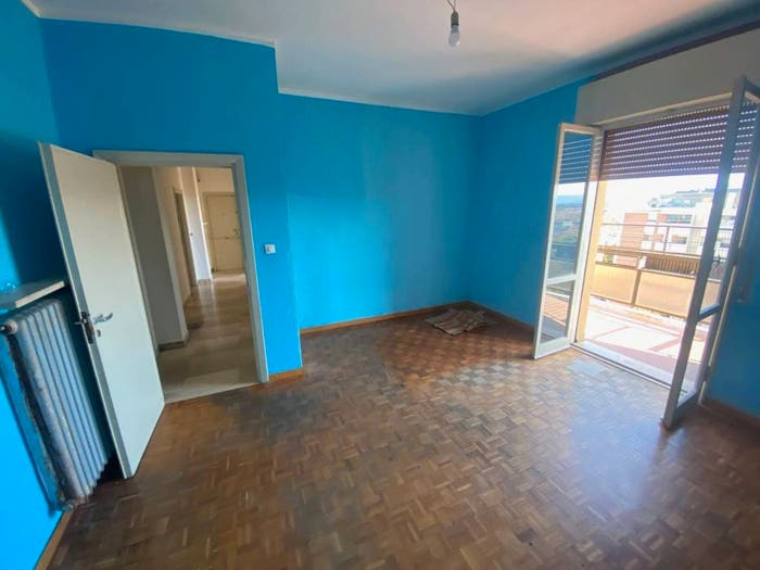 Appartamento quadrilocale in vendita in Piazzale Risorgimento, Viali, Modena