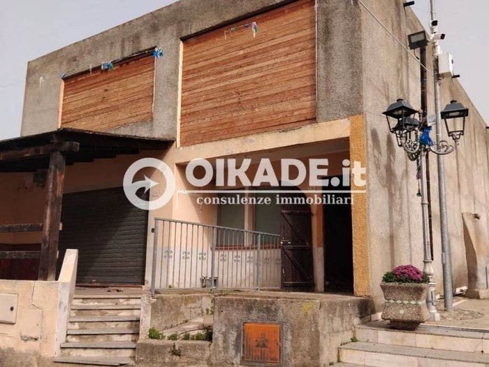 Appartamento quadrilocale in vendita in Piazza Vittorio Emanuele, Centro, Domus de Maria