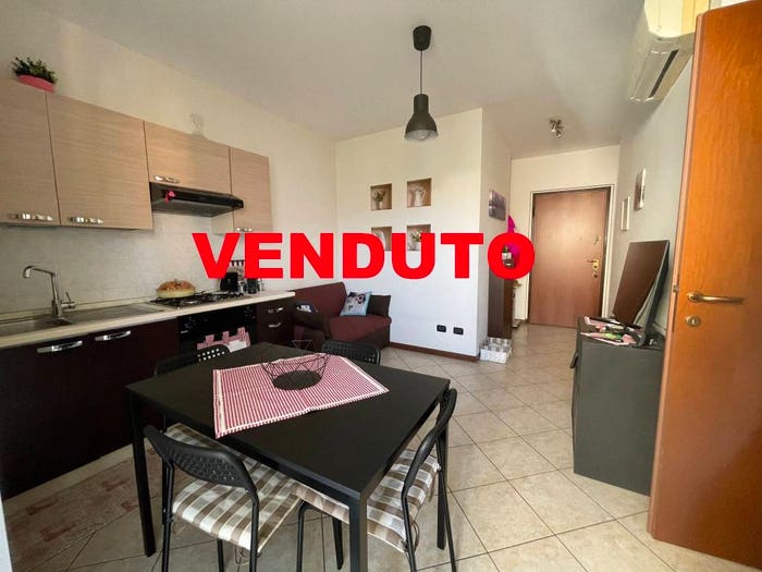 Appartamento bilocale in vendita in Via Silvio Pellico, Centro, Caronno Pertusella