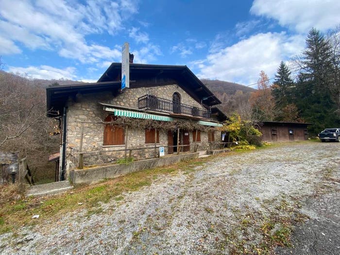 Casa con 6 locali in vendita in Strada Provinciale Valle Rossa, Bianzano