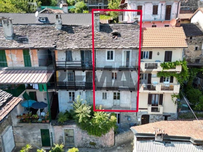 Appartamento quadrilocale in vendita in Rione Cadevecchio, Gonte, Oggebbio