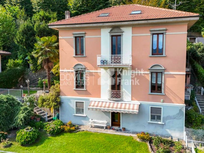 Casa con 6 locali in vendita in Via Fratelli Bronzetti, Nino Bixio, Como