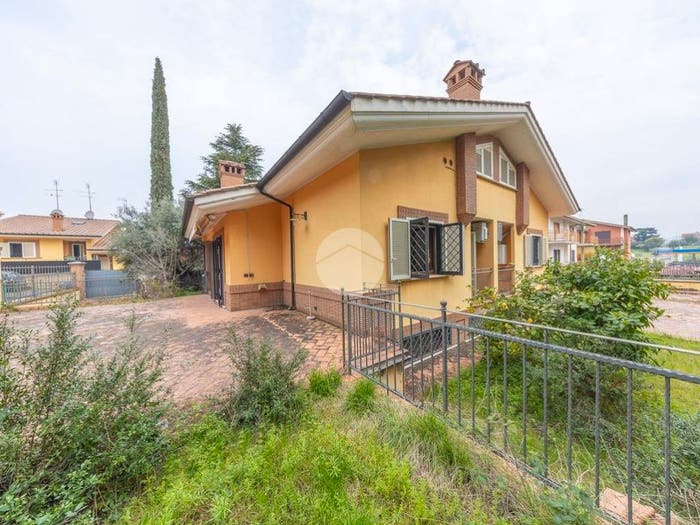 Casa con 5 locali in vendita in Via Fosso dell'Osa, Castelverde, Roma