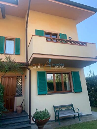Casa con 8 locali in vendita in Via degli Olmi, Forte Dei Marmi