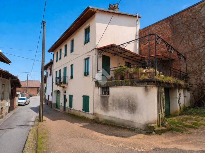 Casa con 6 locali in vendita in Via G Mazzini, San Maurizio, Roasio