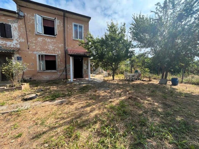 Casa con 6 locali in vendita in Via Randaccio, Casale, Roncoferraro