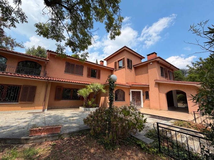 Casa con 6 locali in vendita in Via Ribetti, Roletto