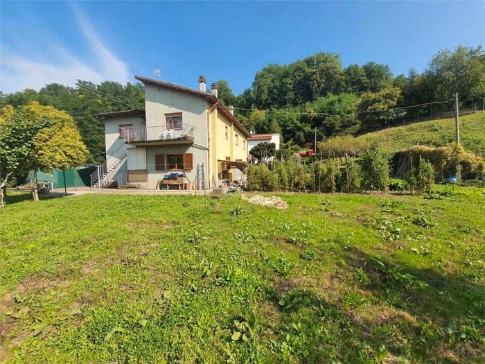 Casa con 6 locali in vendita in Via Europa No Number, Centro, Castelnuovo di Garfagnana