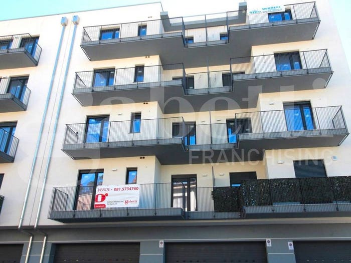 Appartamento trilocale in vendita in Via Ferrara, Arzano