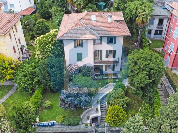 Casa con 6 locali in vendita in Via Giorgio Oprandi, Lovere