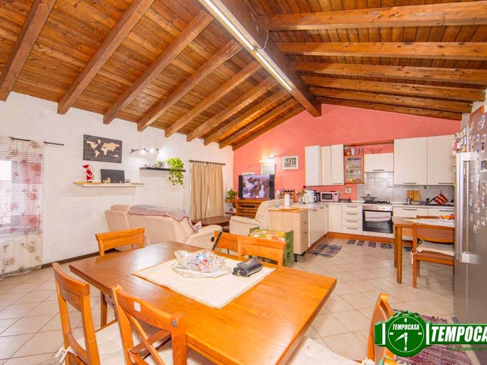 Appartamento quadrilocale in vendita in Via Luigi Villani, Zinasco Vecchio, Zinasco
