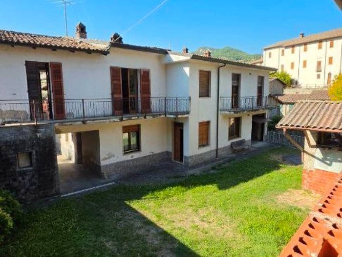 Casa con 5 locali in vendita in Via Alessandro Volta, Centro, Bagnaria