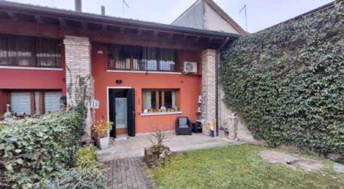 Casa quadrilocale in vendita in Via San Pio X, Crespano Del Grappa, Pieve del Grappa