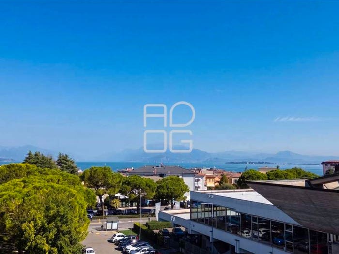 Casa con 6 locali in vendita in Via G Pascoli, Desenzano Centro, Desenzano del Garda