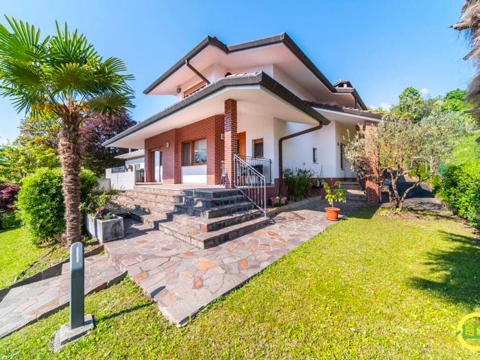 Casa con 6 locali in vendita in Buia, Buja