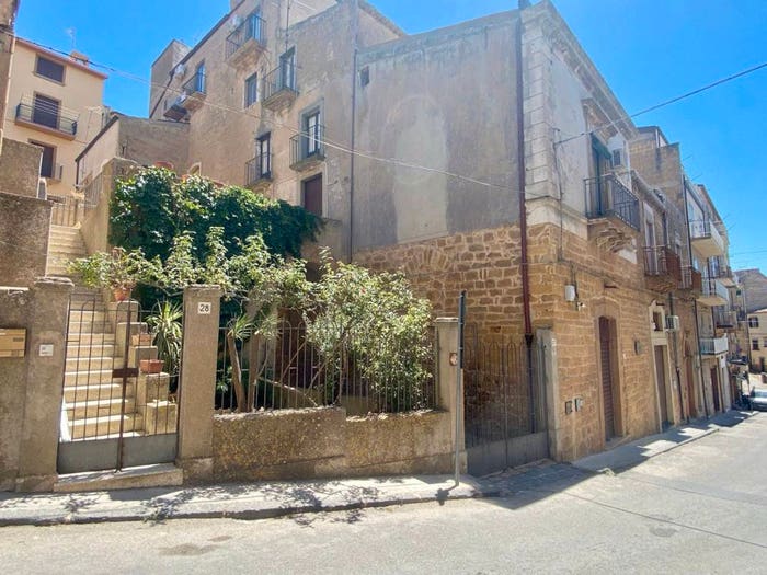 Appartamento con 6 locali in vendita in Via Roma, Centro, Calascibetta