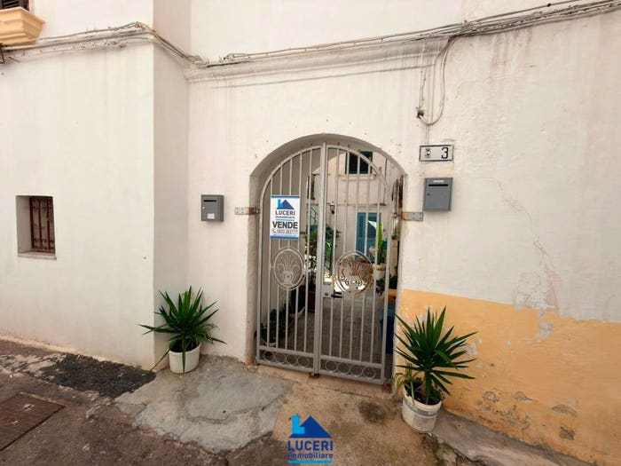 Appartamento trilocale in vendita in Via Celso, Centro Storico, Gallipoli