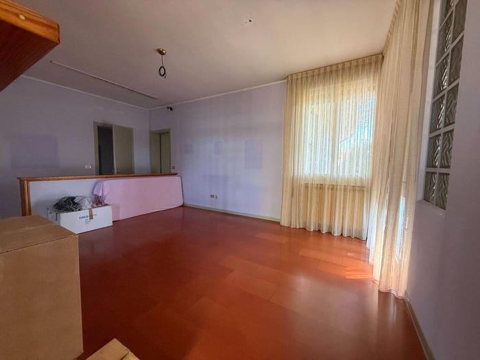 Appartamento con 5 locali in vendita in Via Vanezza, Correzzola