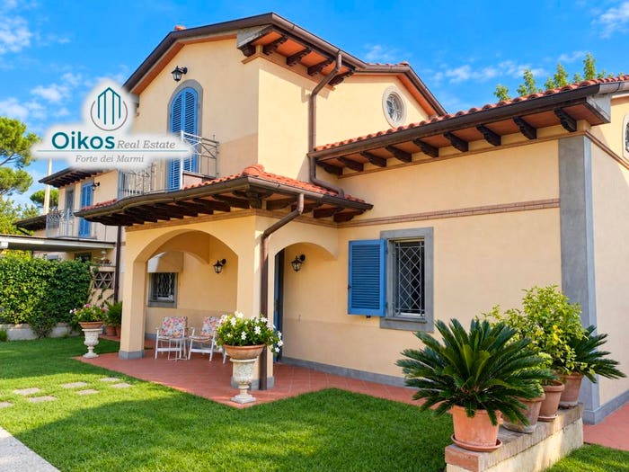 Casa con 6 locali in vendita in Via Amilcare Ponchielli, Centro, Forte dei Marmi