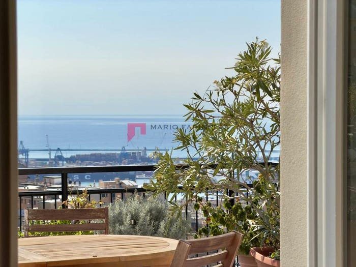 Appartamento quadrilocale in vendita in Via Vesuvio, Oregina, Genova