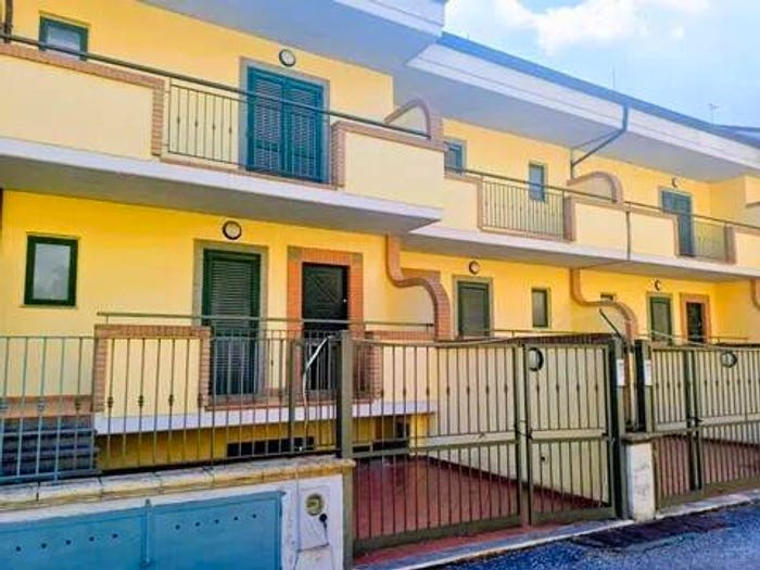 Casa con 6 locali in vendita in Via Carbonia, Centro, Fondi