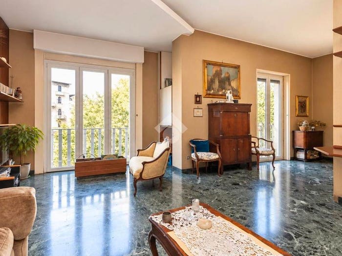 Appartamento quadrilocale in vendita in Viale Emilio Caldara, Porta Romana Medaglie d'Oro, Milano