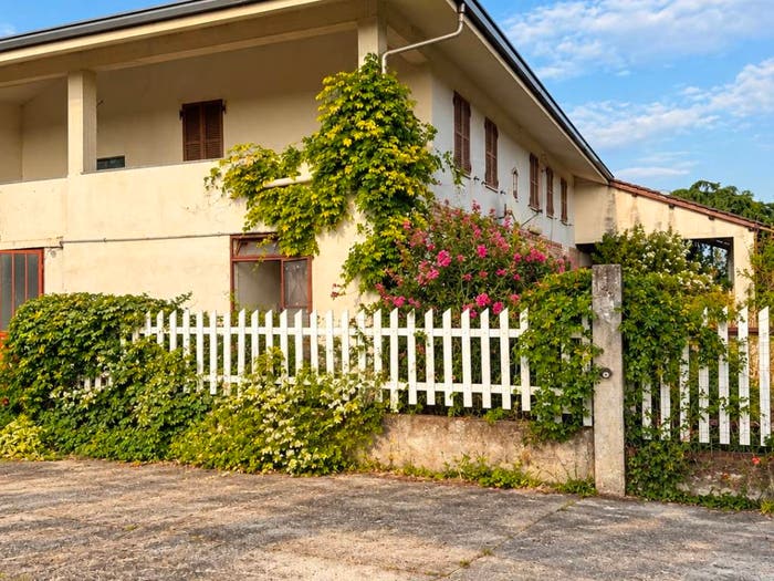 Casa con 6 locali in vendita in Strada Sale, Castelnuovo Scrivia